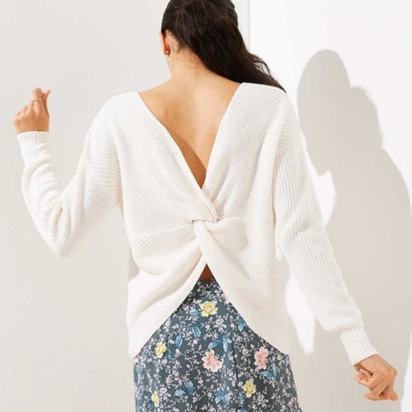 LOFT Sweaters - NWT LOFT twist back knit sweater